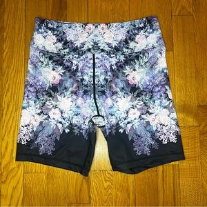 Alana floral biker shorts. Size small.